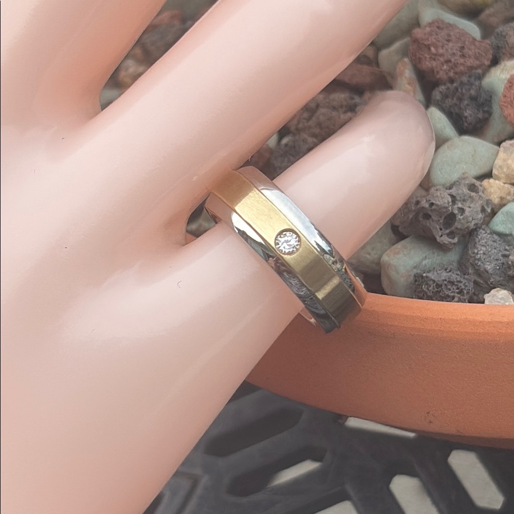 Solid 10kt Gold Stainless Steel 1/10ct Diamond Solitaire Ring Wedding Band Size5